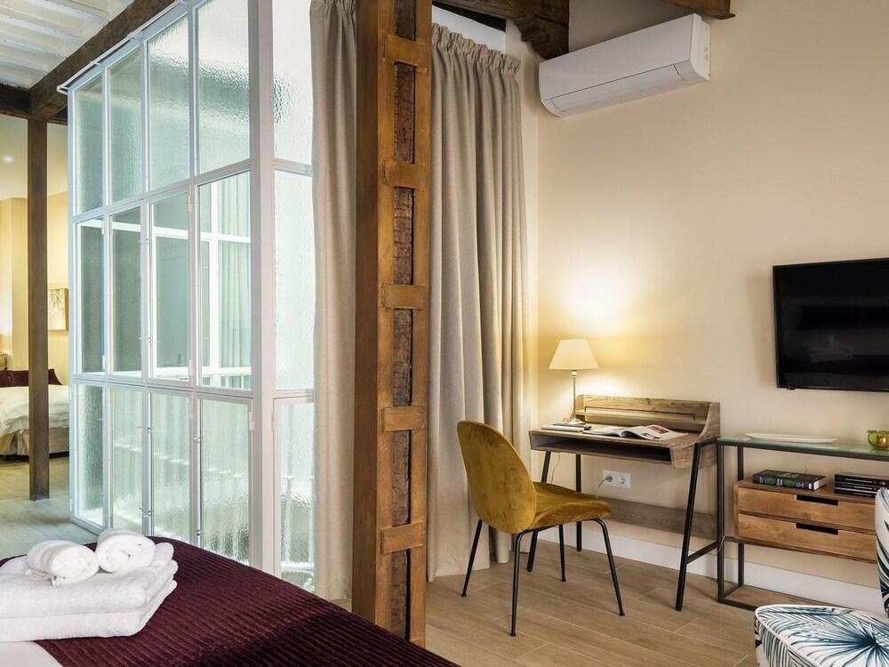 Placentines 5 * Seville